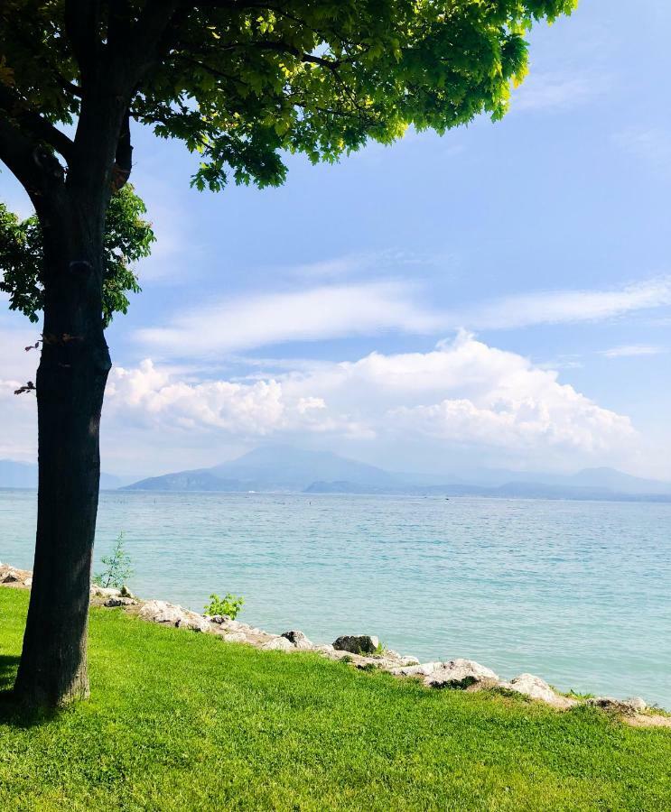 Paradise Luxury Apartments Sirmione Exterior photo