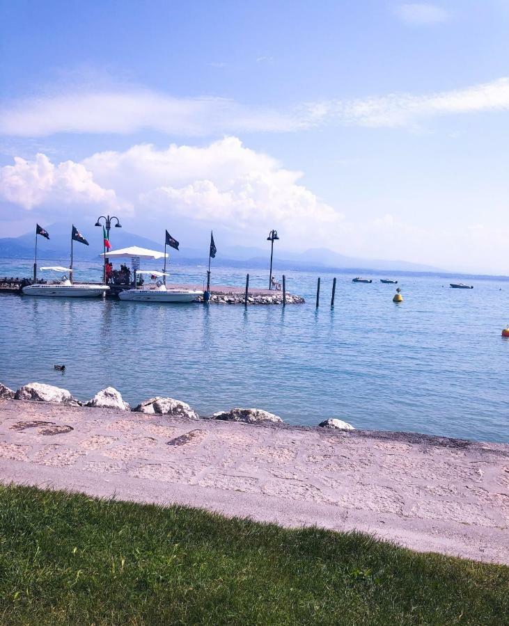 Paradise Luxury Apartments Sirmione Exterior photo