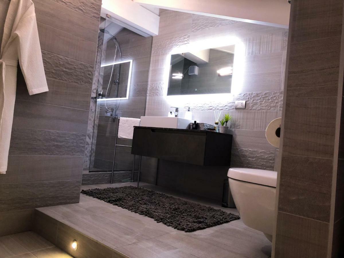 Paradise Luxury Apartments Sirmione Exterior photo