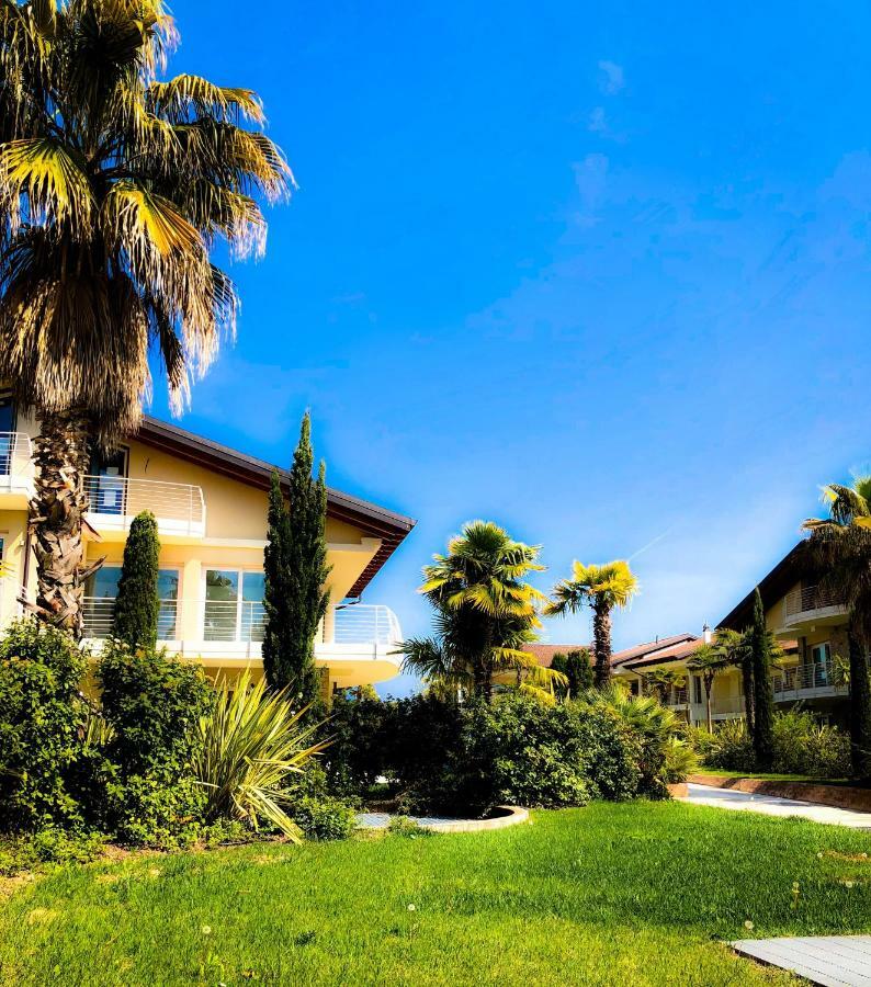 Paradise Luxury Apartments Sirmione Exterior photo