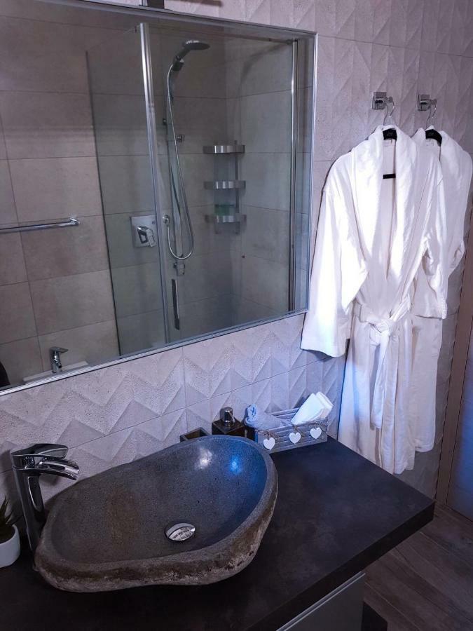 Paradise Luxury Apartments Sirmione Exterior photo