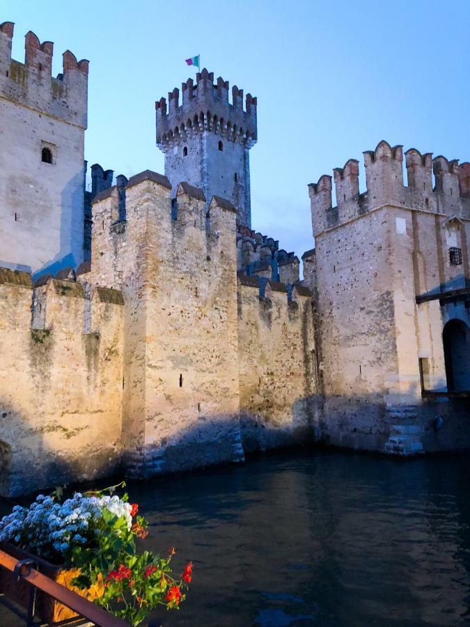 Paradise Luxury Apartments Sirmione Exterior photo